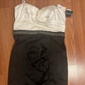 Betsey & Adam Black and White Dress. Size 8. Brand new.